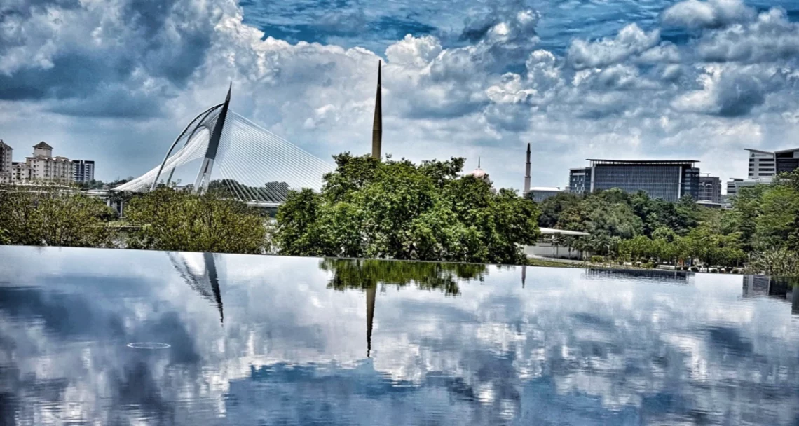 Lightness and transparency in Malaysia’s Mosque of Steel