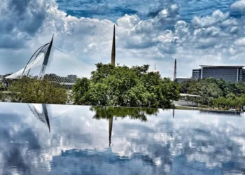 Lightness and transparency in Malaysia’s Mosque of Steel